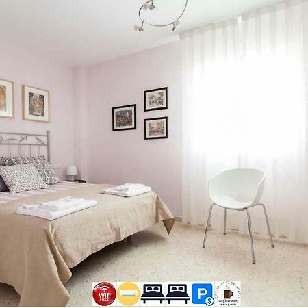 Apartamento Jardin De Santa Paula Siviglia Esterno foto