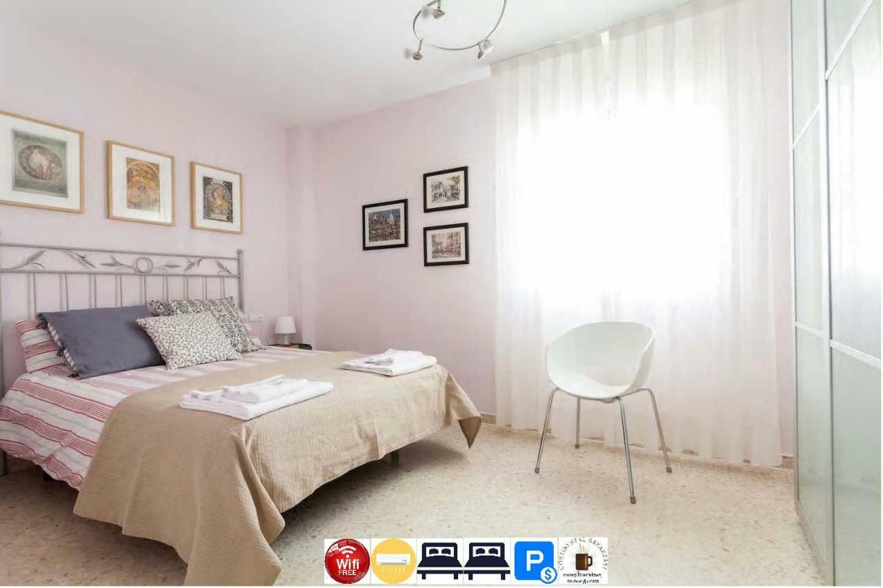 Apartamento Jardin De Santa Paula Siviglia Esterno foto
